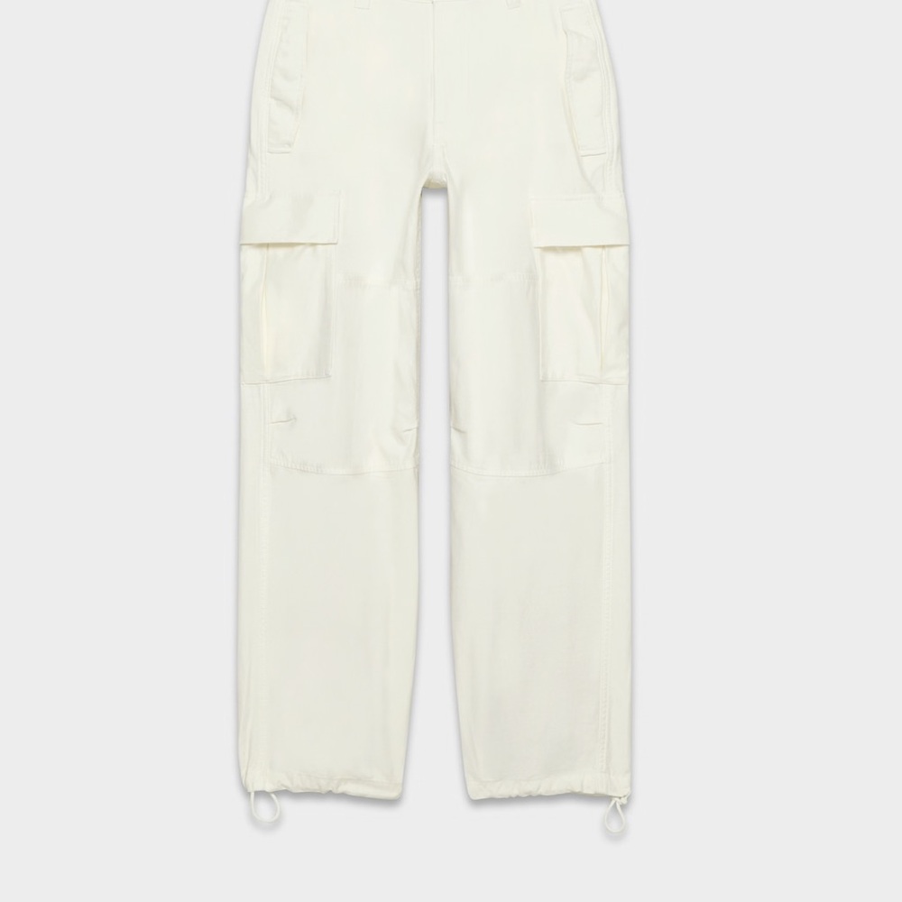 Aritzia Women's Cream Cargo Pants